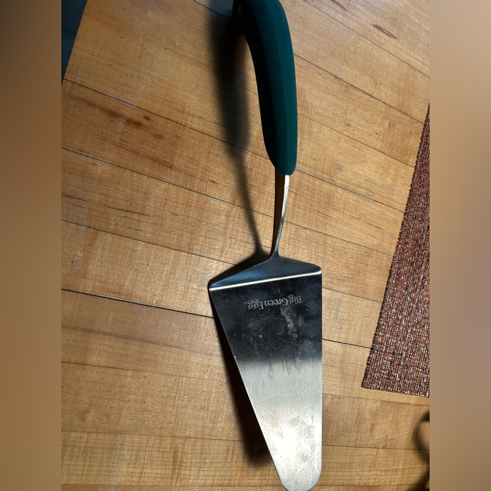 Bug Geeen Egg Pizza Server